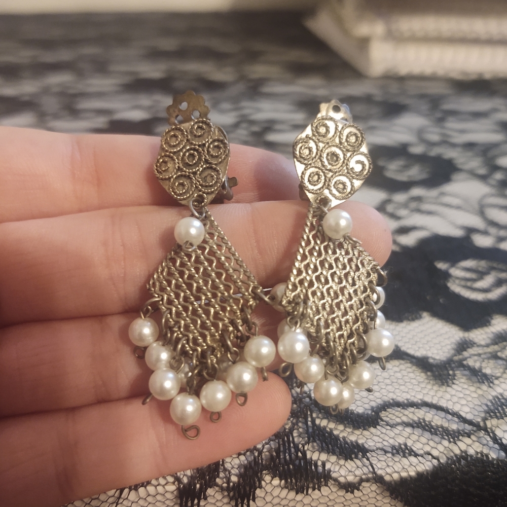 Gold and pearl earrings